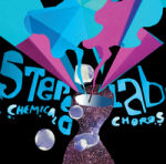 Stereolabin "Chemical Chords" -albumin kansikuva. Kuvassa mustaa taustaa vasten värikkäitä, lähes psykedeelisiä, värejä ja muotoja, kirjoitustakin. Muodot räiskyvät kuin palapelin palat violettina ja sinisen väreissä.