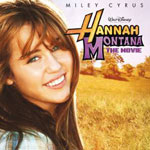 Hannah Montanan soundtrackin kansikuvassa näkyy hymyilevä nainen, jolla tummanruskeat hiukset. Naisen taustalla näkyy keltaista niittyä. Kuvan oikeassa yläkulmassa lukee Hannah Montana värikkäin kirjaimin.