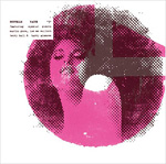 Nouvelle Vaguen albumin "3" etukannessa on valkoista taustaa vasten pinkki ympyrä, jossa näkyy hymyilevän naisen piirteet. Kuvan vasemmassa yläkulmassa lukee nelisen riviä pientä lukukelvotonta pränttiä.