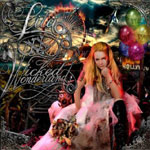 "Wicked Wonderland" -albumi on Lita Fordin kuvalla varustettu hyvin yksityiskohtainen valokuva. Kuvan vasemmassa laidassa metallitekstuurilla ja kaunokirjoitusfontilla sekä naisen että albumin nimi. Kuvassa oikealla istuu vaaleanpunaiseen prinsessamekkoon