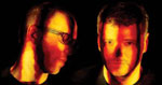 The Chemical Brothersin kaksi miesjäsentä kellertävässä valokuvassa siten, että miehet ovat naamat vierekkäin mustaa taustaa vasten. Vasemmanpuoleisella miehellä silmälasit ja katse käännettynä oikealle. Toinen miehistä katsoo tyynenä eteensä.